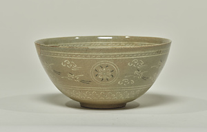 青磁雲鶴象嵌文鉢