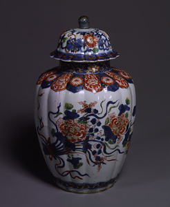 五彩花包文有蓋壺