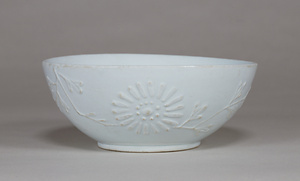 白磁菊花文鉢