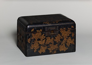 花鳥鎗金長方箱