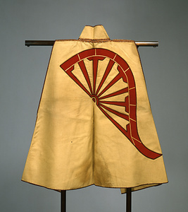 陣羽織 淡黄羅紗地片輪車模様