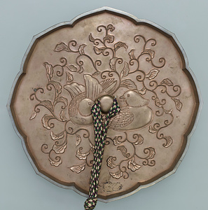 鴛鴦唐草八稜鏡・松喰鶴蒔絵螺鈿鏡箱