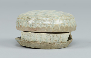 石室寺経塚出土品（白磁合子）