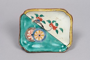 色絵柘榴丸文入隅方形皿