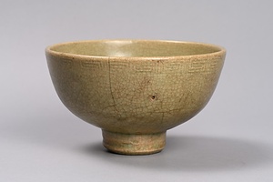 青磁人形手茶碗