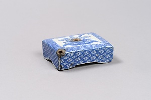 染付鳳凰文方形水滴