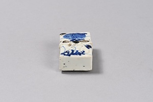 染付方形水滴