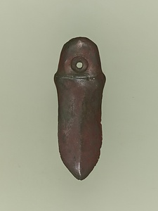 有孔石剣（模造）