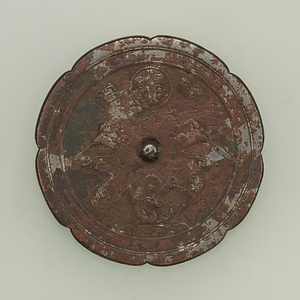 月宮双鵲銜綬龍濤文八花鏡