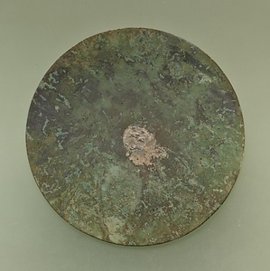 線刻龍文鏡