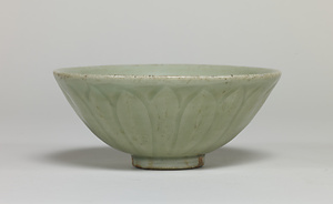 青磁蓮弁文椀