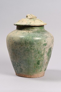 緑釉壺