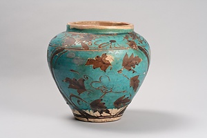 翡翠釉鉄絵牡丹文壺