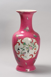 粉彩花鳥文瓶