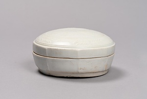 白磁印花飛鳥文合子