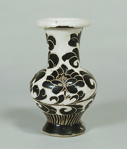 白釉黒花牡丹文瓶