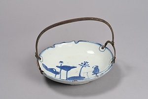 青花蓮池独釣図手鉢