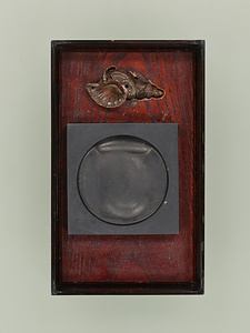 法螺貝に龍水滴