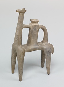 容器を背負う動物の土偶