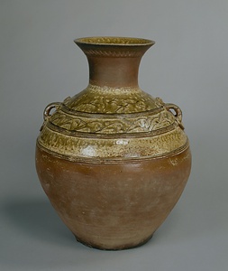 灰釉刻文双耳壺