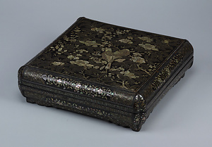 花鳥螺鈿方合子