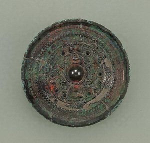 三角縁三神三獣鏡