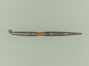 菊慈童文高彫煙管