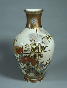 色絵金襴手花鳥文大瓶