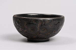 黒楽菊花文茶碗