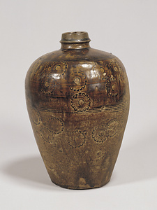 褐釉印花菊花文瓶