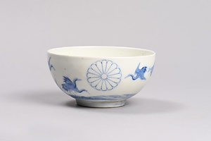 染付有職文茶碗