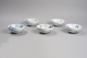 染付有職文深皿（小）