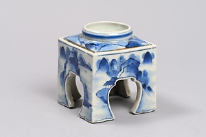 染付山水文方形盃台