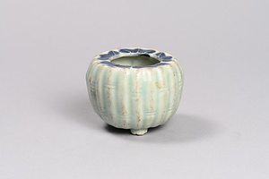 青磁染付松竹文盃台