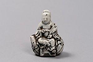 白磁人物形水滴