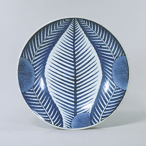 染付羊歯文大皿