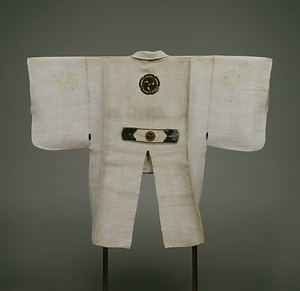 火事装束（羽織・胸当・石帯） 白絹無地網織（五つ鐶左三つ巴紋付）