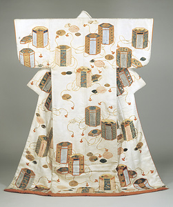 打掛 白綸子地貝桶模様