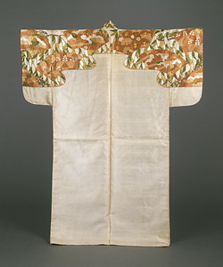 縫箔 白地雪持柳扇面肩裾模様