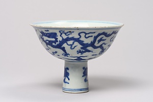 青花雲龍文馬上杯