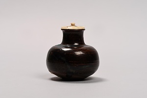 褐釉丸壺茶入