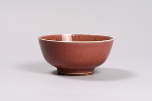 紅釉碗