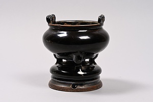 黒釉耳付香炉