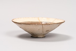 白釉黒地白花牡丹文碗