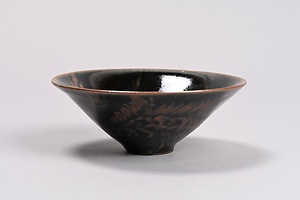 黒釉褐彩葉文碗