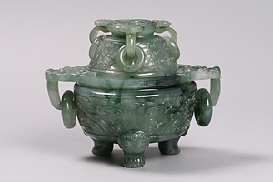 獣面彫翡翠香炉