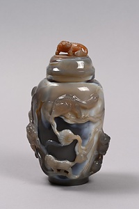 獅子彫瑪瑙瓶