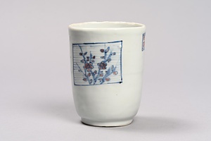 青花釉裏紅色紙文碗