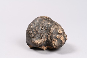 黒釉動物形容器