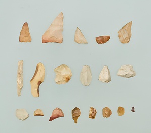 石鏃・石鏃残片・尖頭器残片・剥片